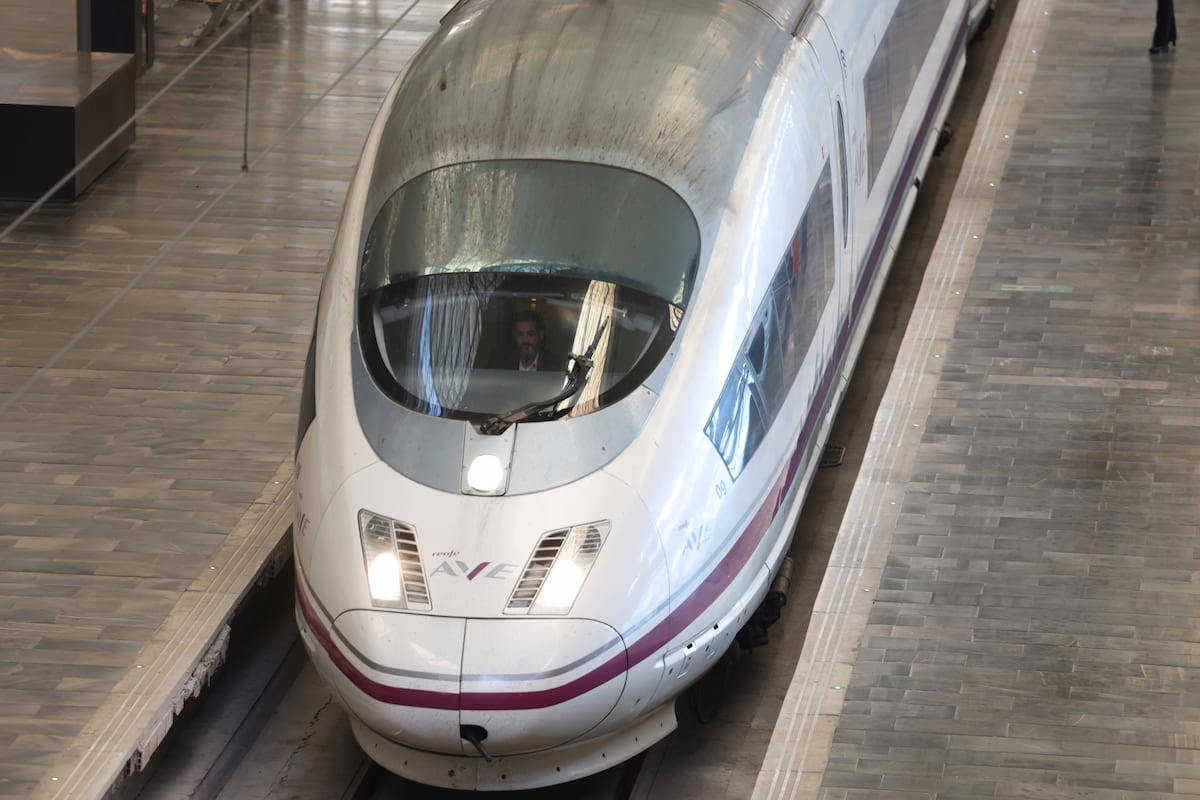 El sindicato de maquinistas Semaf convoca una huelga en el ferrocarril tras el fallecimiento de dos trabajadores en accidentes | España