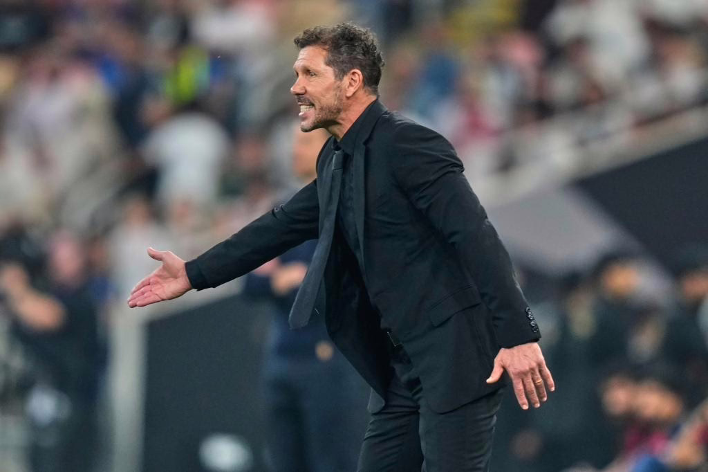La impresionante serie de 11 triunfos del Barcelona se interrumpe con una derrota de 2-1 frente a la Real Sociedad – Boston Herald.