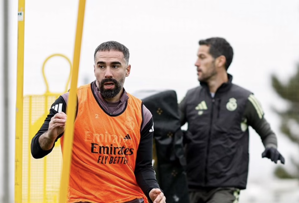 Carvajal regresa a los entrenamientos con el equipo tras más de dos meses.