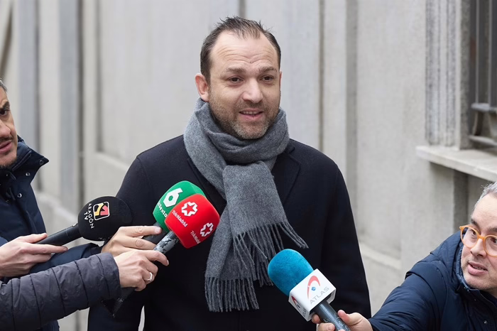 El hijo de Ábalos divulga que Delcy Rodríguez ha estado en Madrid a pesar de las sanciones.