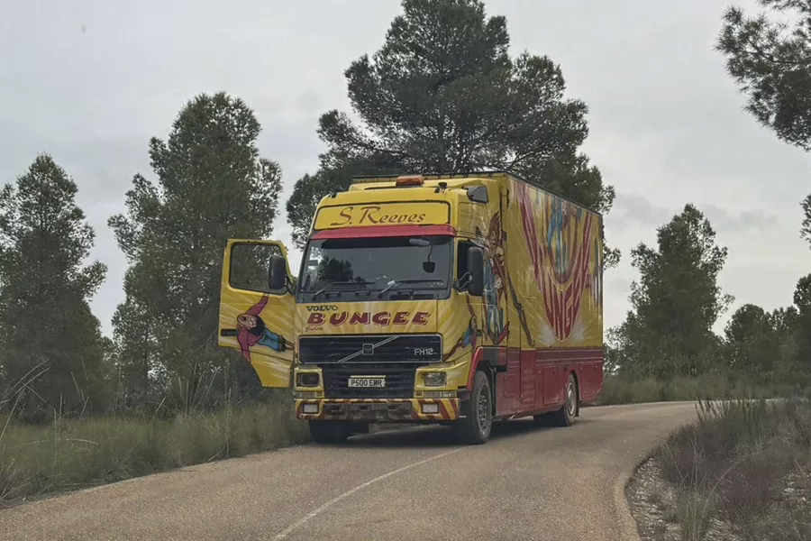 Aproximadamente 300 agentes de la Guardia Civil supervisan la rave en Albacete.