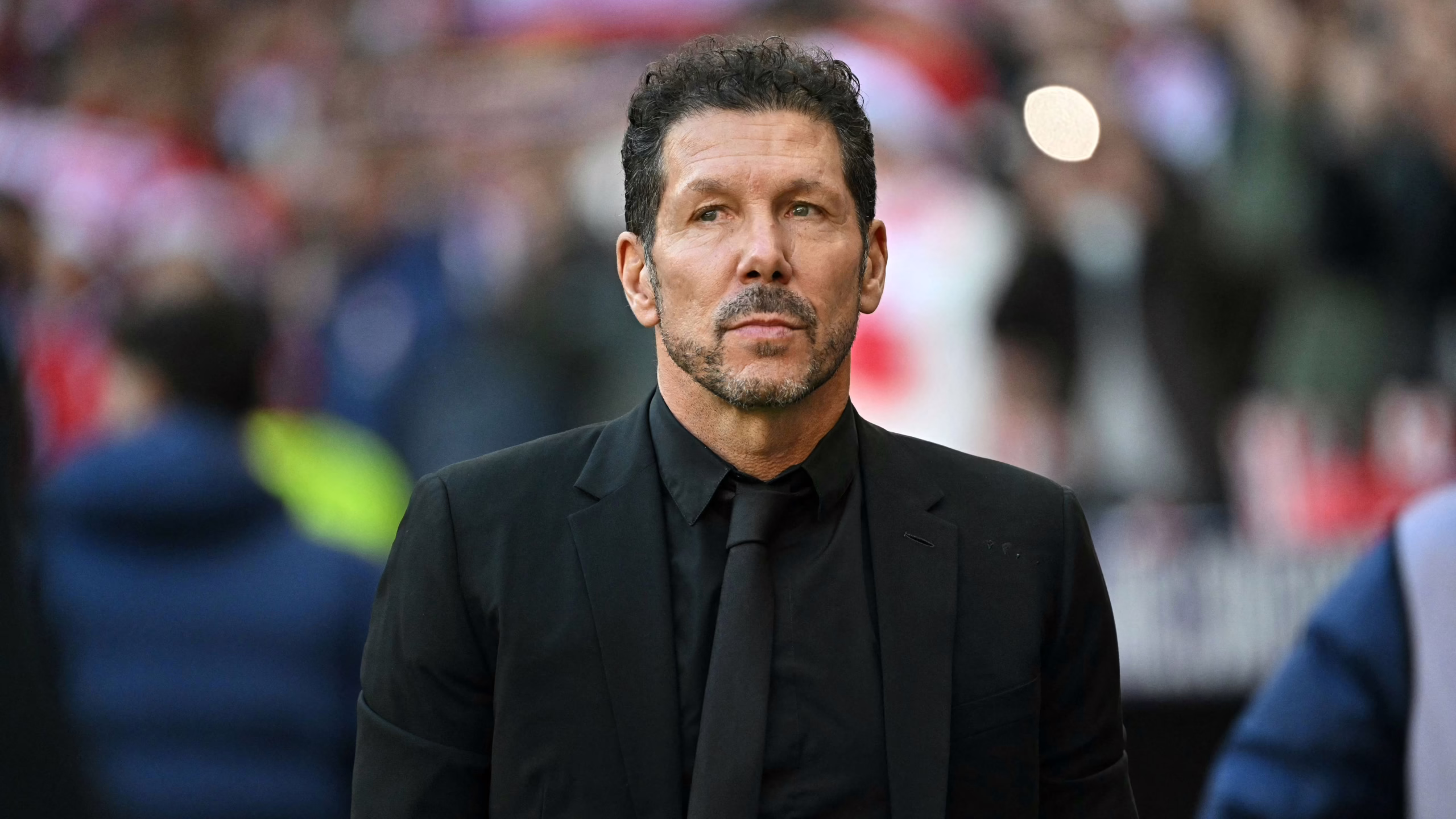 "¿Realmente lo pregunta?" - El apasionado técnico del Atlético de Madrid, Diego Simeone, se pronuncia sobre Julián Álvarez en el contexto de las especulaciones de traspaso hacia el Arsenal y el Barcelona.