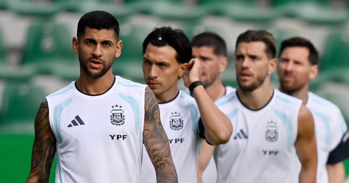 Una nueva preocupación para la Selección por una lesión: pidió salir a los seis minutos de haber entrado al campo.