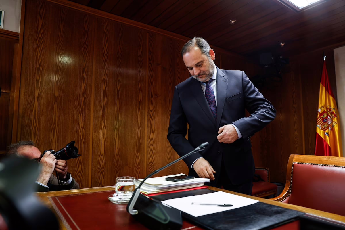 Ábalos solicita al Congreso la restitución de sus derechos como parlamentario | España
