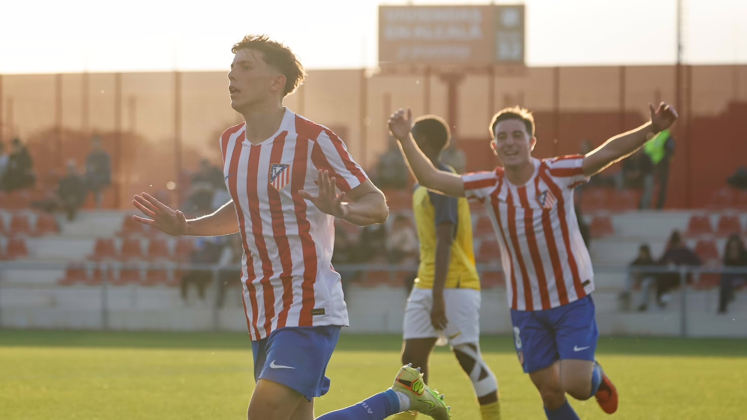 Simeone visita la Academia.