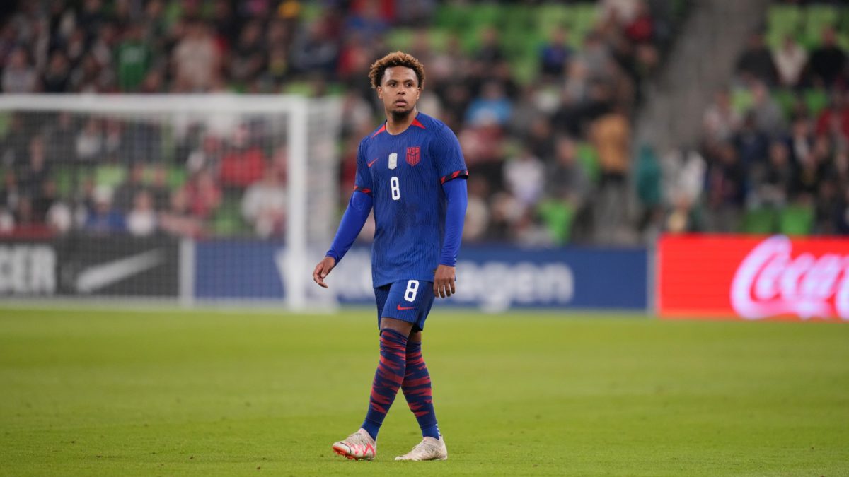 Weston McKennie durante un partido con la selección de Estados Unidos
