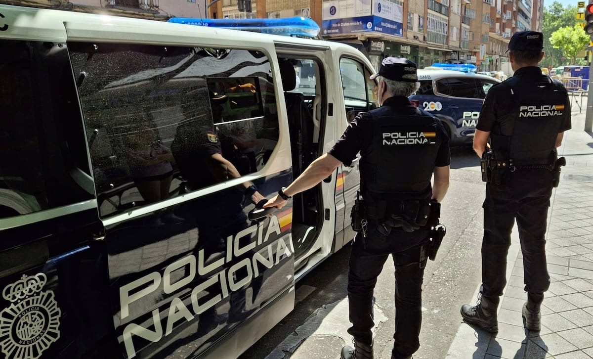 Capturan a un joven en Madrid por sustraer una cadena de oro al hijo del presidente colombiano | Noticias de Madrid