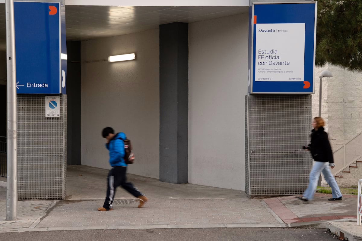 La formación profesional privada crece al doble de velocidad que la pública: miles de jóvenes invierten hasta 9.000 euros en obtener un título | Educación