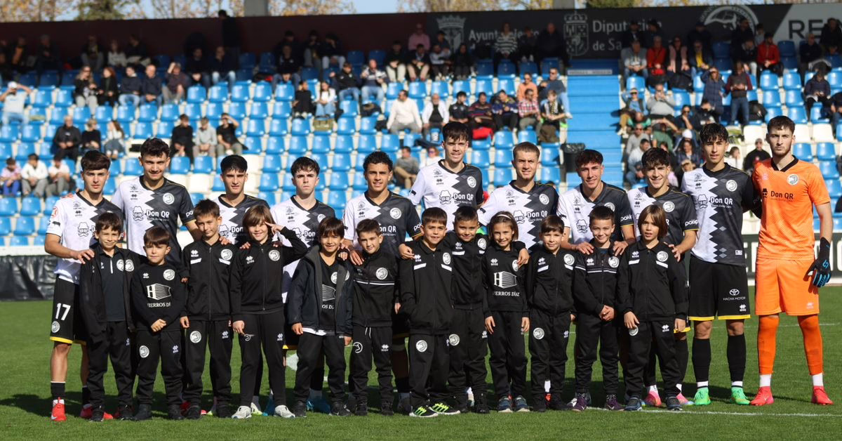 El Real Madrid hace su entrada en Salamanca.