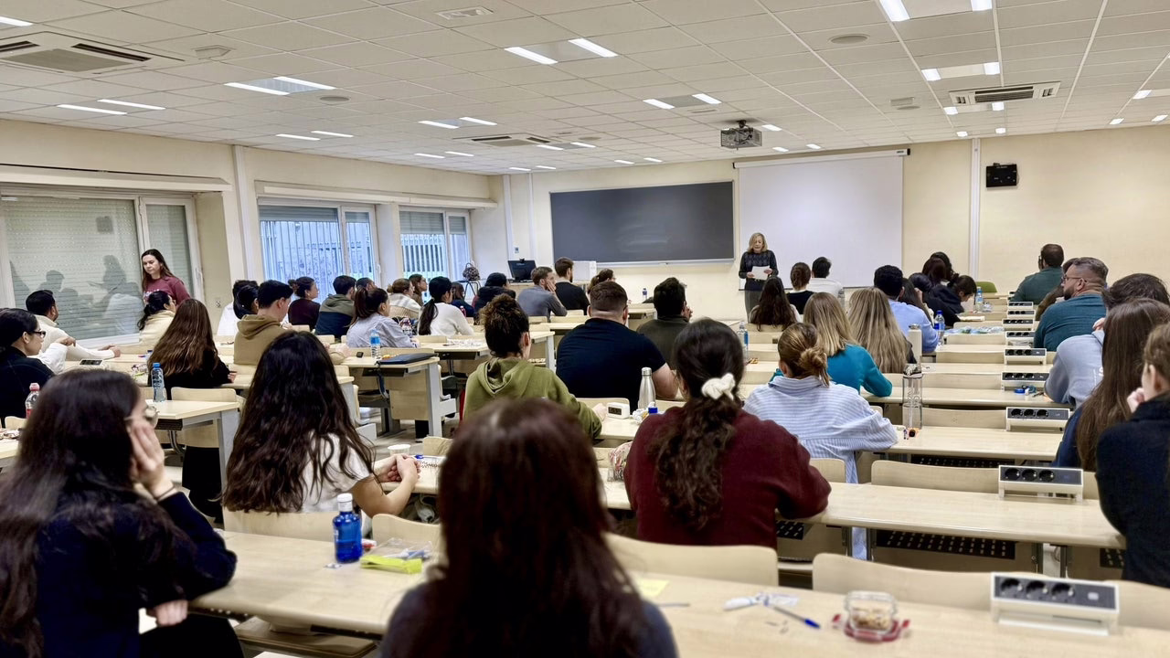 Más de 34,000 candidatos se inscriben para el examen.