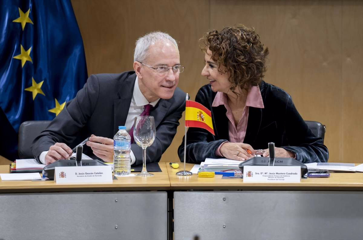 Montero da el primer paso para limitar las reducciones del IRPF en Madrid y deja en pausa el tema de Sucesiones.