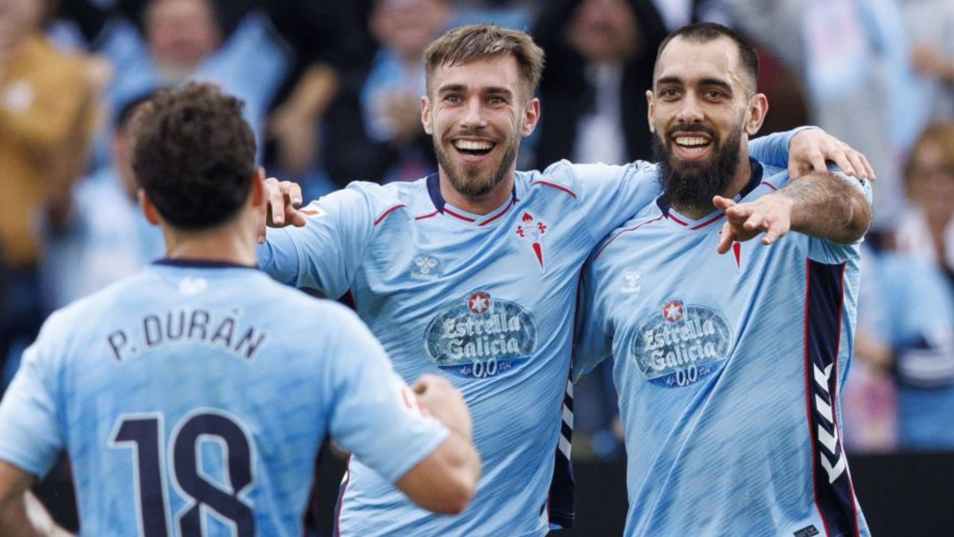El Celta sigue luchando por la renovación del contrato de Óscar Mingueza y no lo considera perdido.