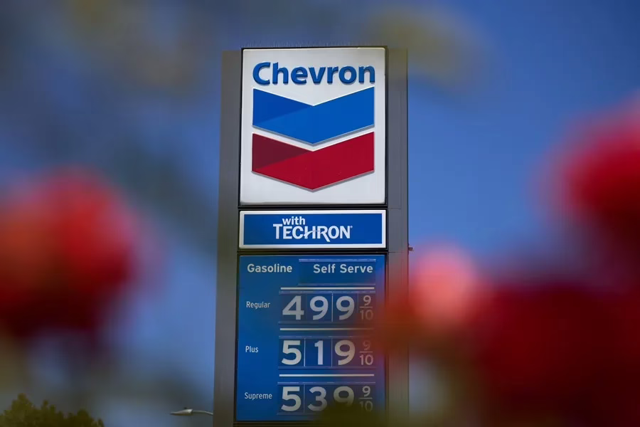 Chevron y Exxon concluyen 2025 con una reducción en sus ganancias, mientras centran su atención en Venezuela.