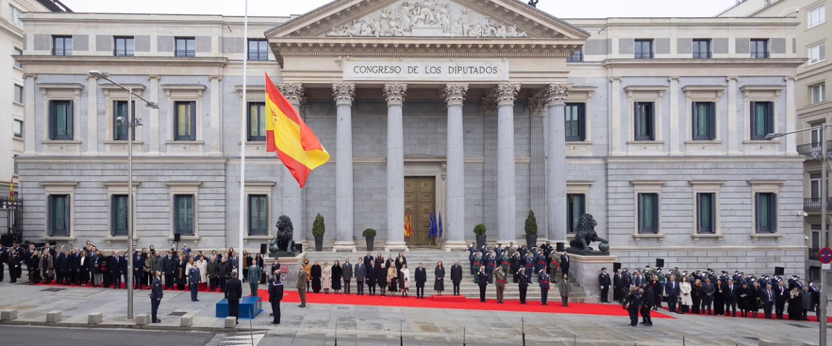 El PP choca con el Tribunal Constitucional en su confrontación con el Congreso.