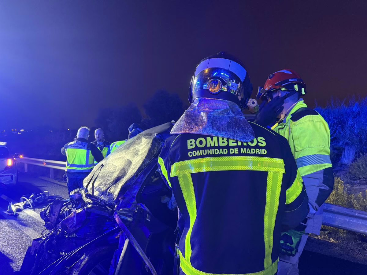 Una madre y su hijo son ingresados en el hospital tras el incendio de su casa en Boadilla del Monte.