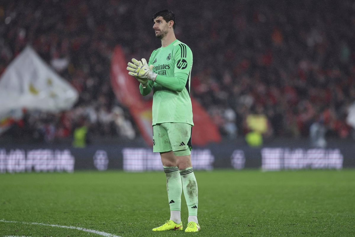 Mbappé y Courtois, las únicas brillantes en una Champions oscura del Real Madrid.