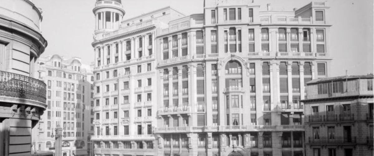 El Hotel Florida regresa como un santuario para la reflexión en épocas de bullicio.
