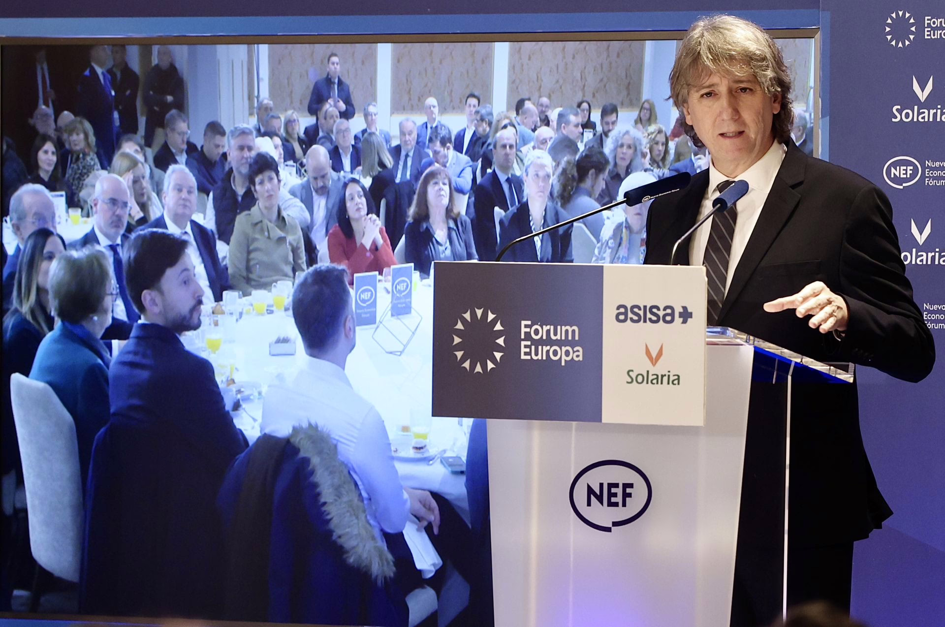 Carlos Martínez presenta su programa en Madrid y se encuentra con la corriente nacional.
