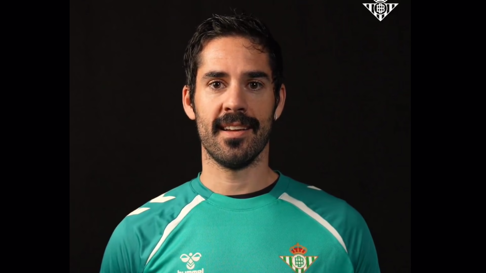 Isco se pronuncia para dirigirse a los seguidores del Betis tras el partido contra el Feyenoord y el difícil momento que atraviesa el equipo.