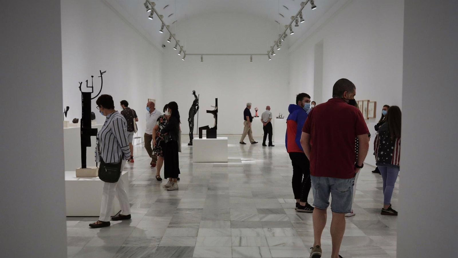El Museo Reina Sofía aumenta su afluencia de público en 2025 a pesar del cierre de sus sedes en el Retiro.