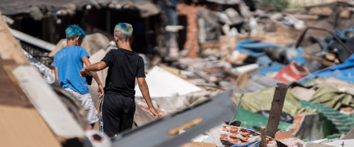 El responsable de Urbanismo bajo Almeida, sentenciado a 9 años de inhabilitación, sigue dando órdenes para demoler casas en la Cañada Real.