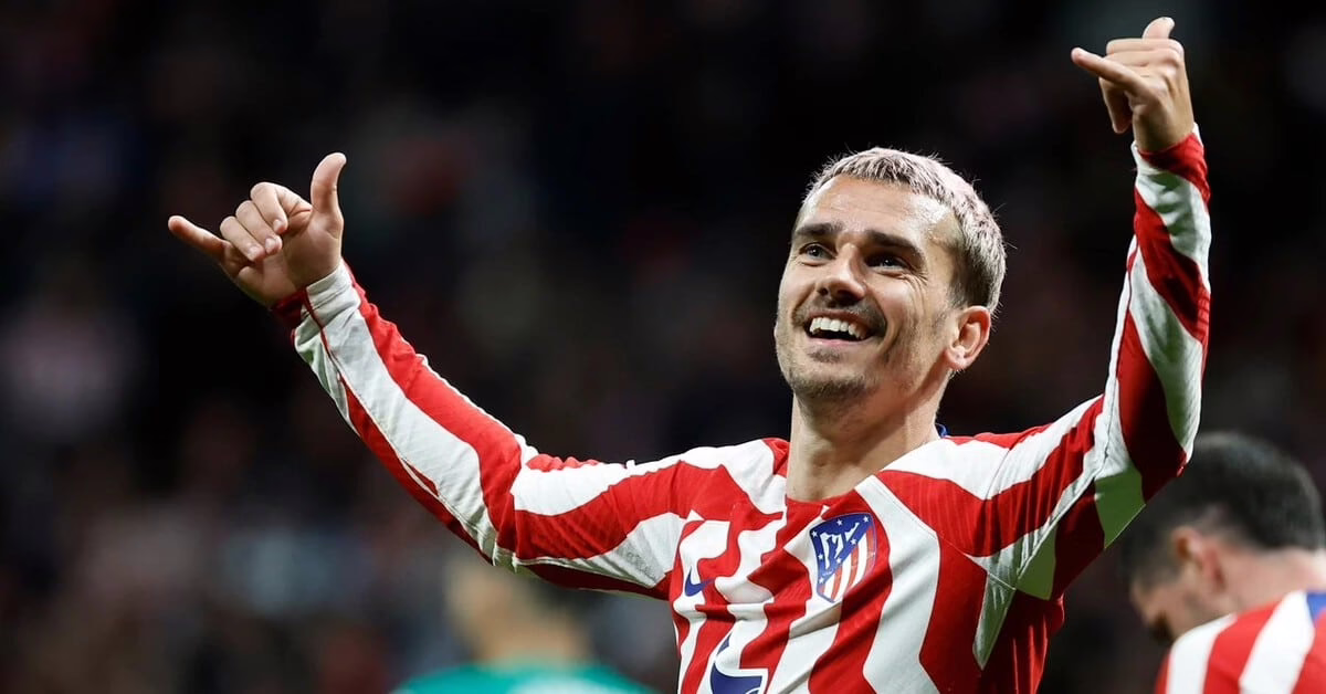 Antoine Griezmann valida las acciones de Mateu Alemany en Riazor.