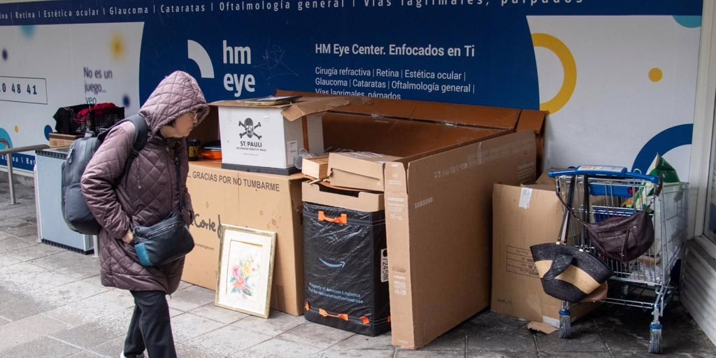 Una 'comunidad' de personas sin hogar se establece en el centro de Chamberí.