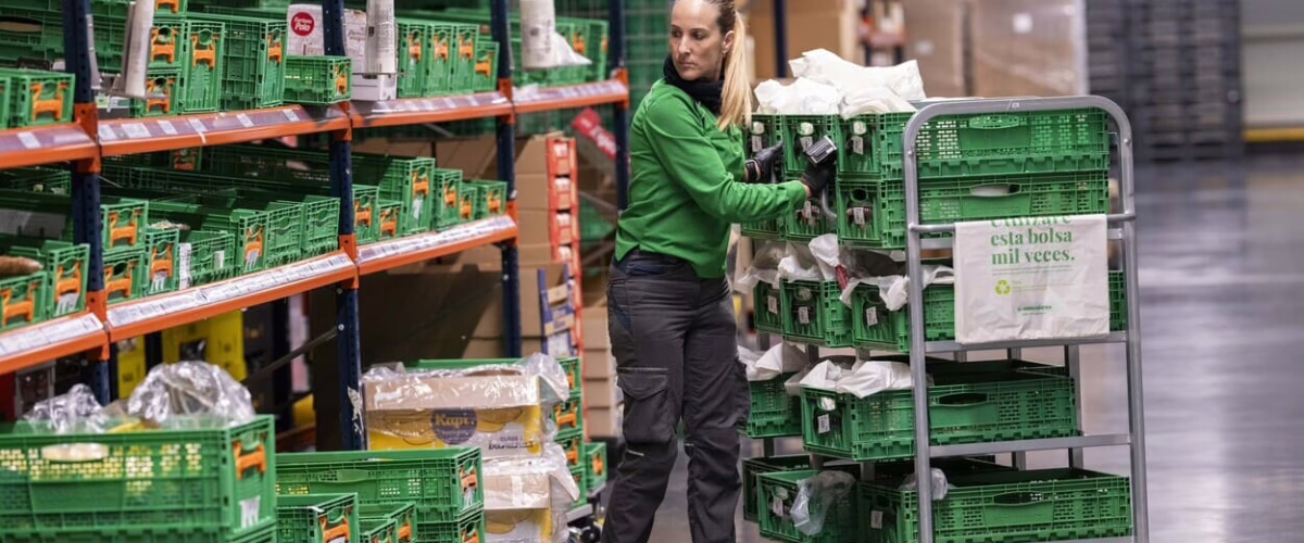 Mercadona recluta 400 empleados en Madrid para su nuevo centro de distribución de ventas en línea que inaugurará en 2026.