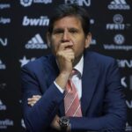 Mateu Alemany, director deportivo del Atlético de Madrid, durante las negociaciones de mercado.