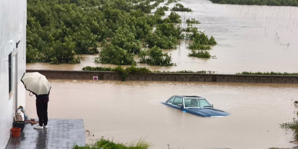 Inundaciones, cierre de carreteras y cierre de escuelas debido a la tormenta Leonardo hoy.