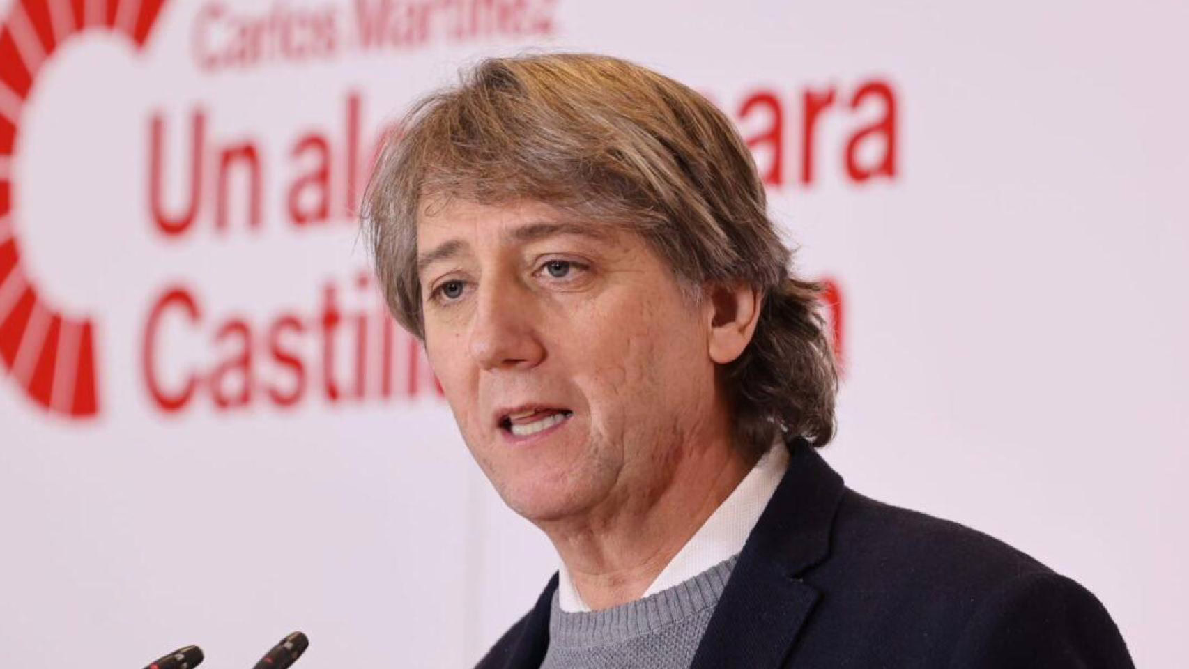 Un socialista no tiene más alternativa que apoyar al PSOE en las elecciones.