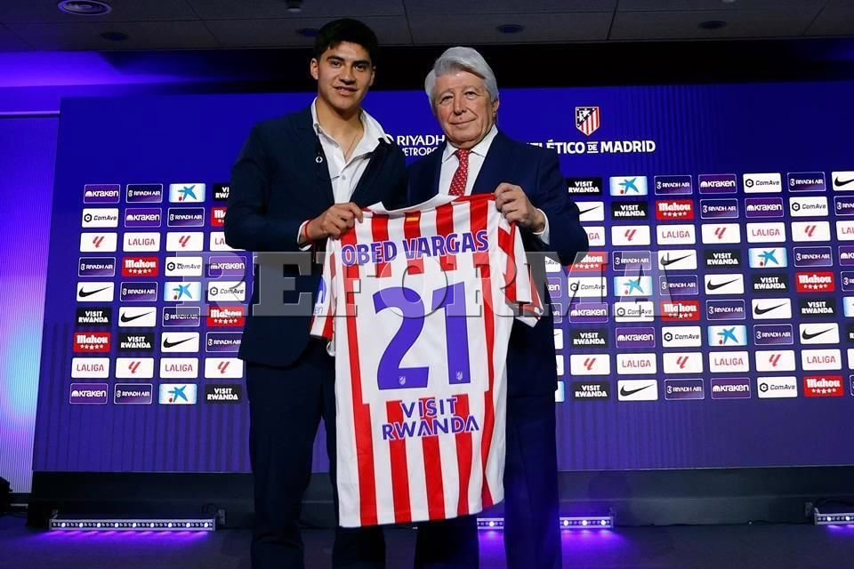 Ignora a Hugo y mezcla a Raúl durante la presentación de Vargas.