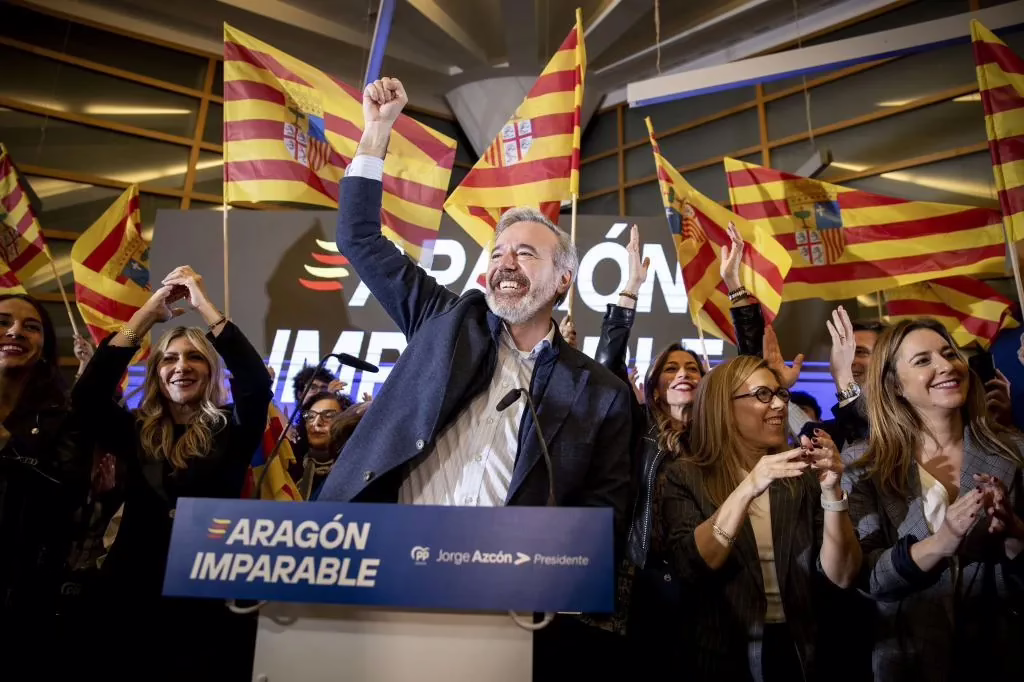 Resultados de las elecciones en Aragón 2026: ganador en vivo | Jorge Azcón declara que "el sanchismo ha llegado a su fin" y mañana comenzará las negociaciones para su investidura.