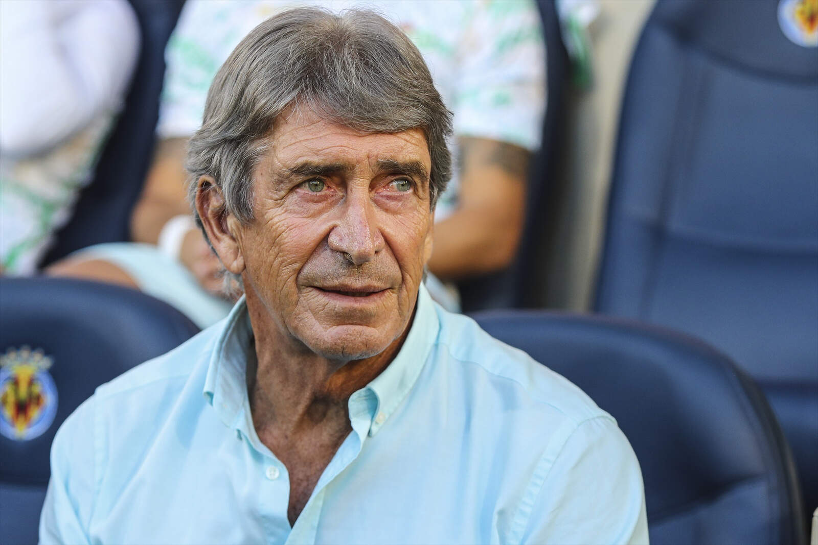 El técnico verdiblanco le ganó la batalla al Cholo | Fuente @Canva y @realbetis)