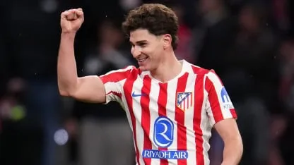 Julián cortó su larga sequía y Atlético de Madrid vapulea a Barcelona en la Copa del Rey Julián cortó su larga sequía y Atlético de Madrid vapulea a Barcelona en la Copa del Rey