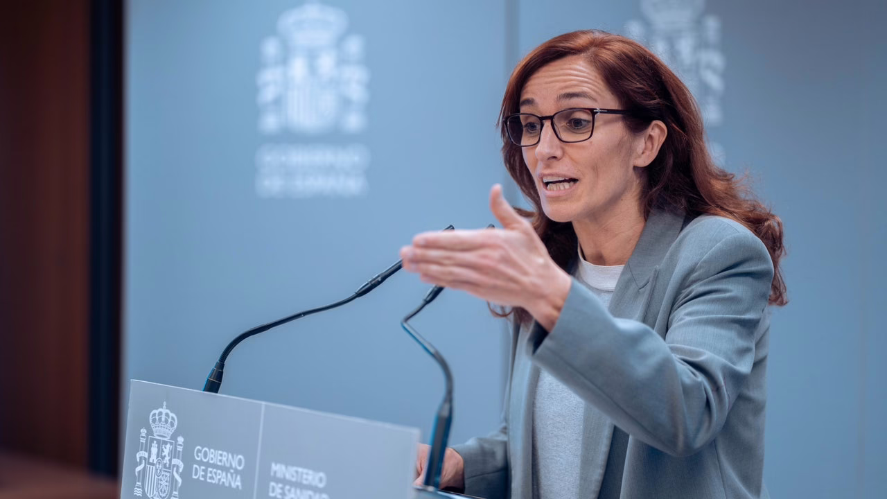 Médicos de Madrid se enfrentan a Mónica García.