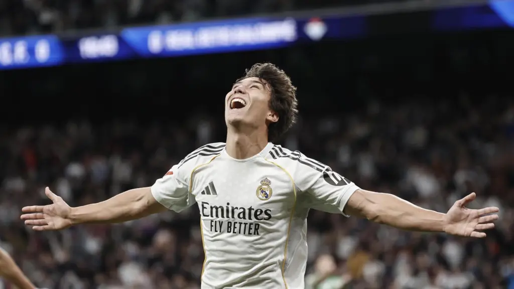 Gonzalo García celebra uno de sus goles contra el Betis