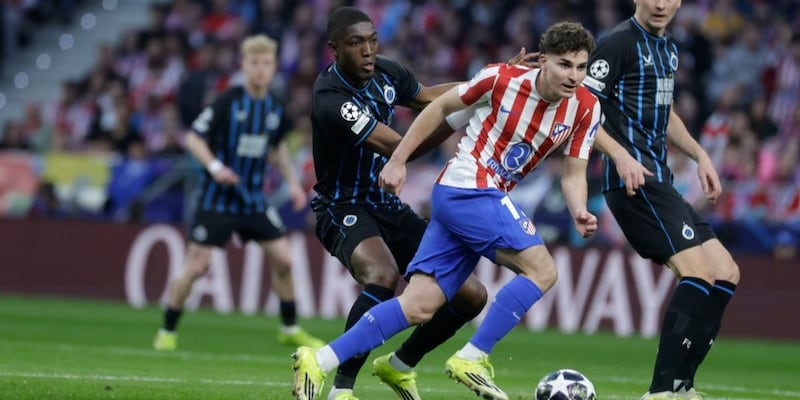 Escándalo en el Atlético de Madrid: Julián Álvarez no saludó al Cholo Simeone y podría ir al banco contra el Barcelona