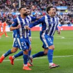 Jugadores del Deportivo Alavés durante un partido de LaLiga en el Ciutat de València