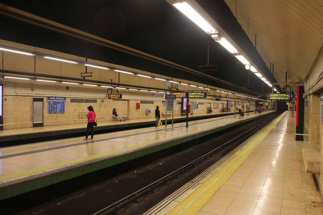 Reformado vestíbulo y mejoras en la accesibilidad en Metro de Madrid.