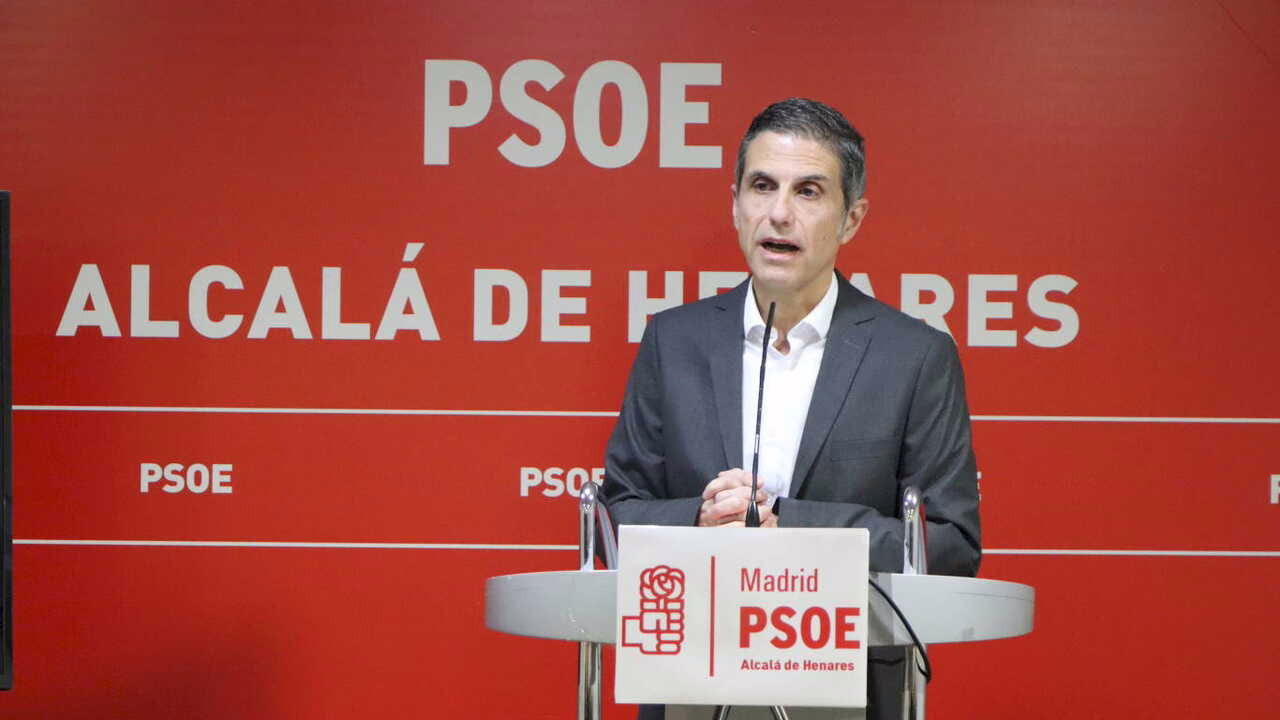 Rodríguez Palacios renuncia a la dirección del PSOE de Alcalá debido a la crisis interna, el caso de Nogués y las altas masivas de afiliados.