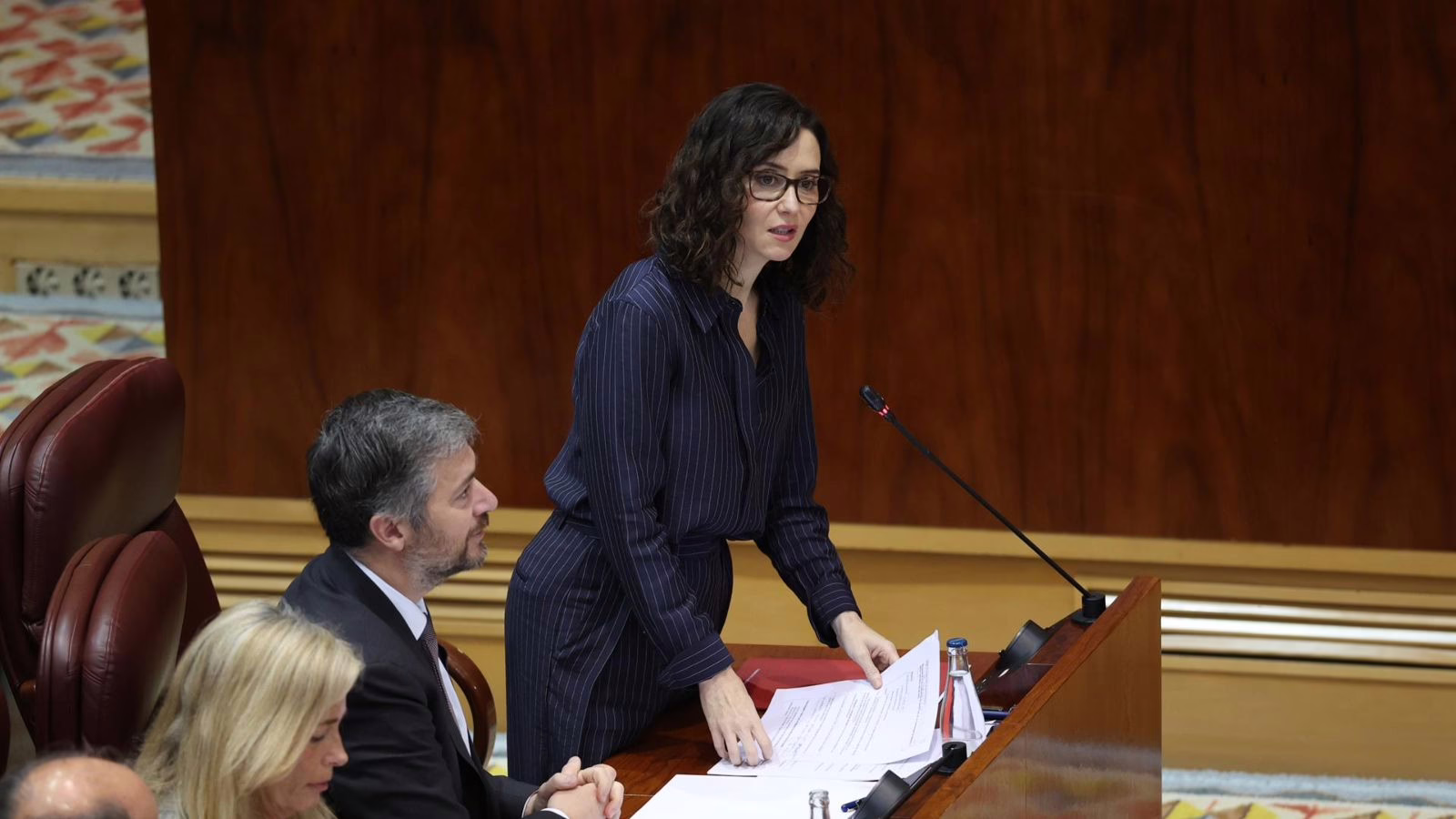 Ayuso señala que la izquierda utiliza la denuncia de acoso en Móstoles como herramienta política.