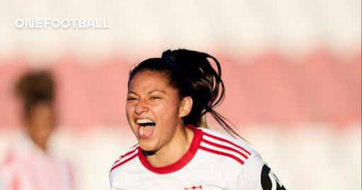 Andrea Álvarez se une a la lista de quienes han logrado un doblete frente al Atlético de Madrid.