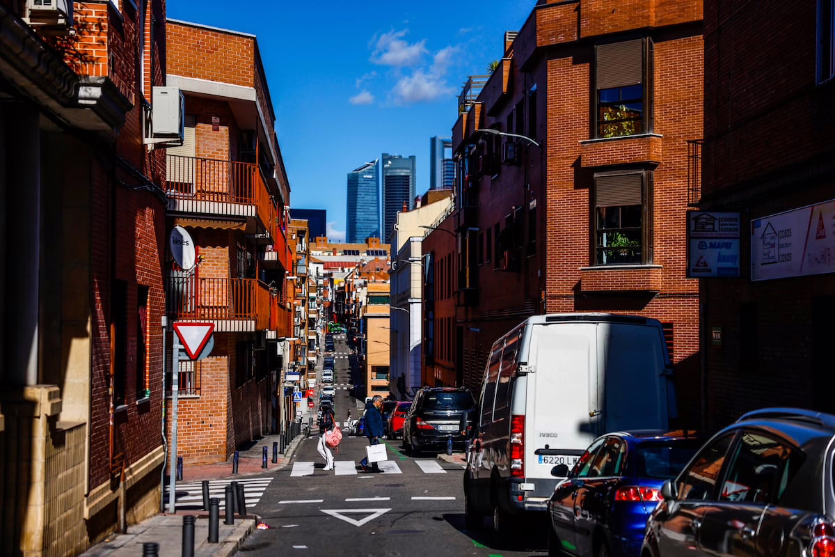 Bravo Murillo: La calle madrileña diseñada como un experimento social, con una acera de alta y otra de baja calidad… evidente a simple vista | Noticias de Madrid