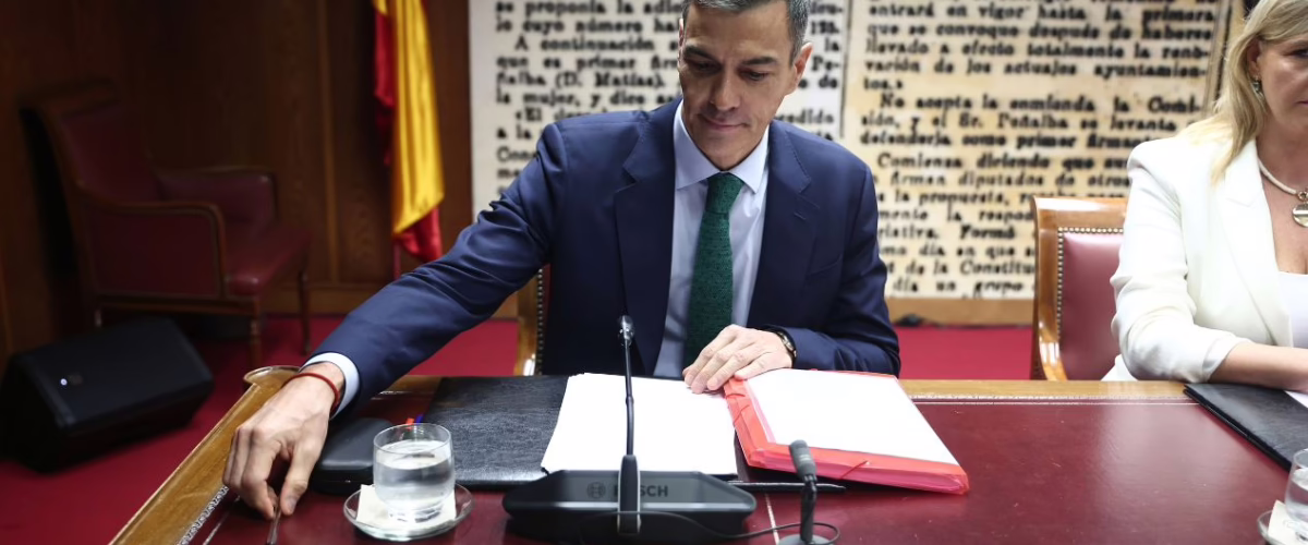 La amplia mayoría del PP en el Senado permite recurrir al TC contra Sánchez.
