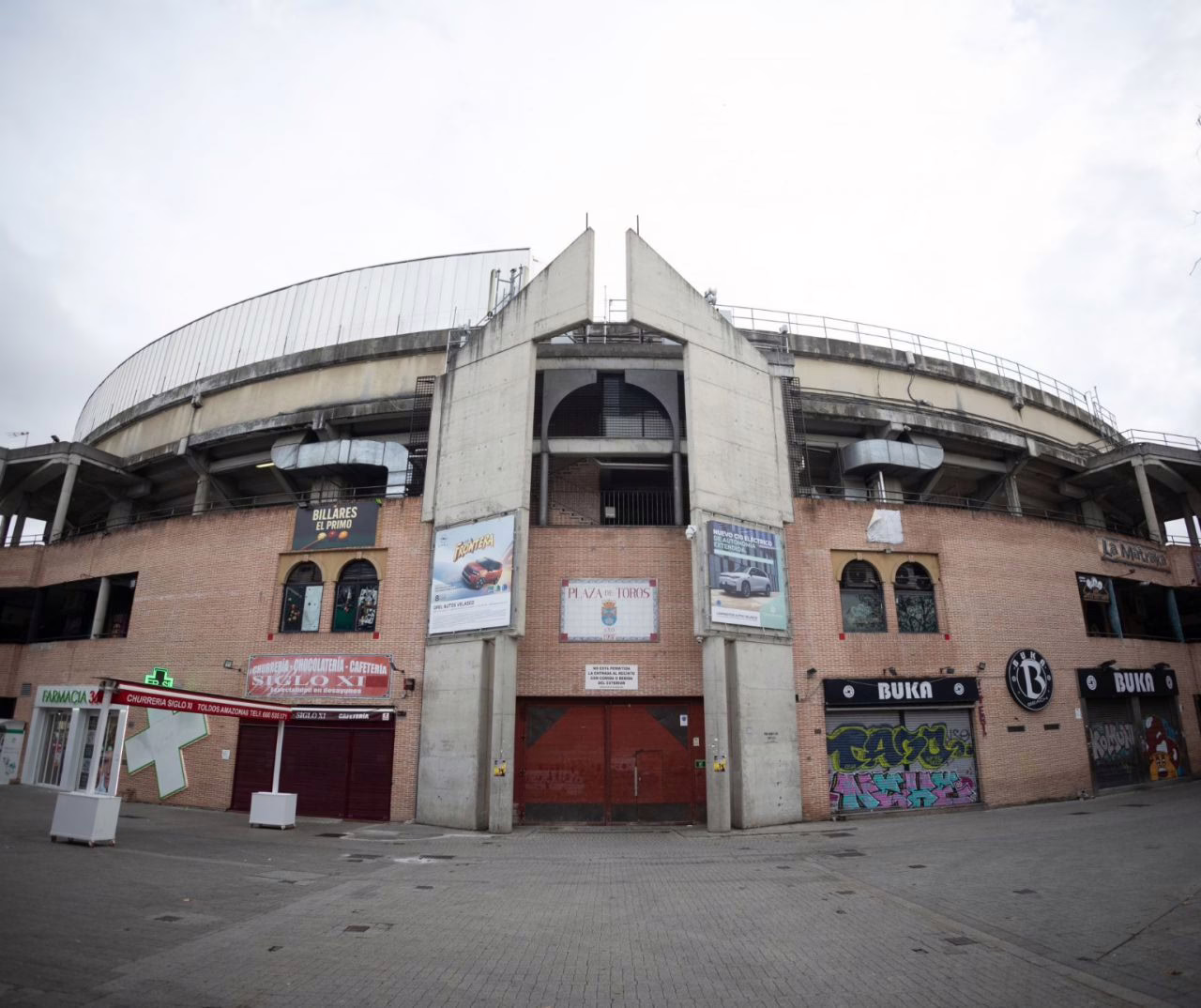 Nueva operación policial en la plaza de toros La Cubierta de Leganés: 32 arrestos y 828 personas identificadas.