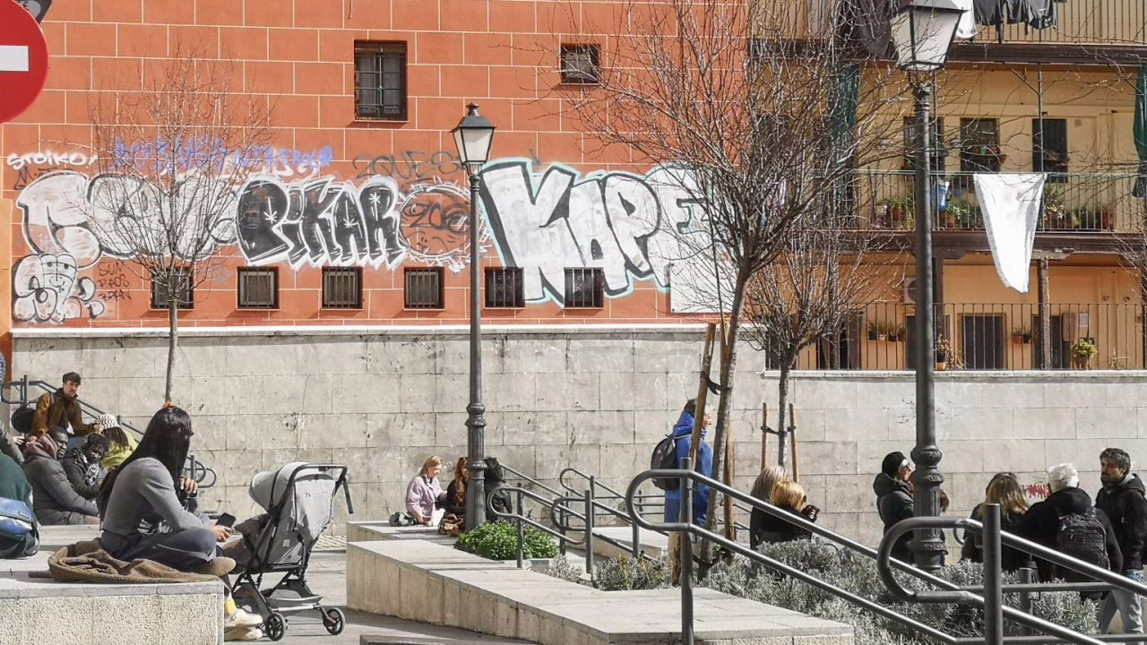 Seis años sin eliminar las grafitis de La Corrala.
