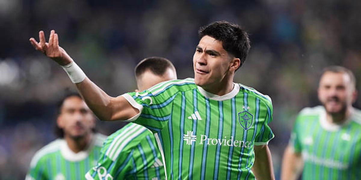 El Atlético intensifica negociaciones por Obed Vargas, quien ya se encuentra en Madrid para formalizar su fichaje.
