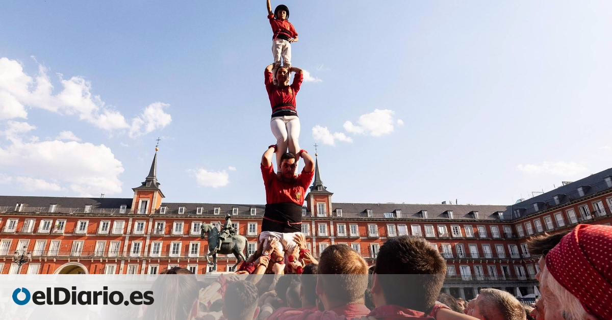 La cultura catalana se hace presente en Vallecas con 'castellers' y una calçotada: "Deseamos que la Colla sea de Madrid"