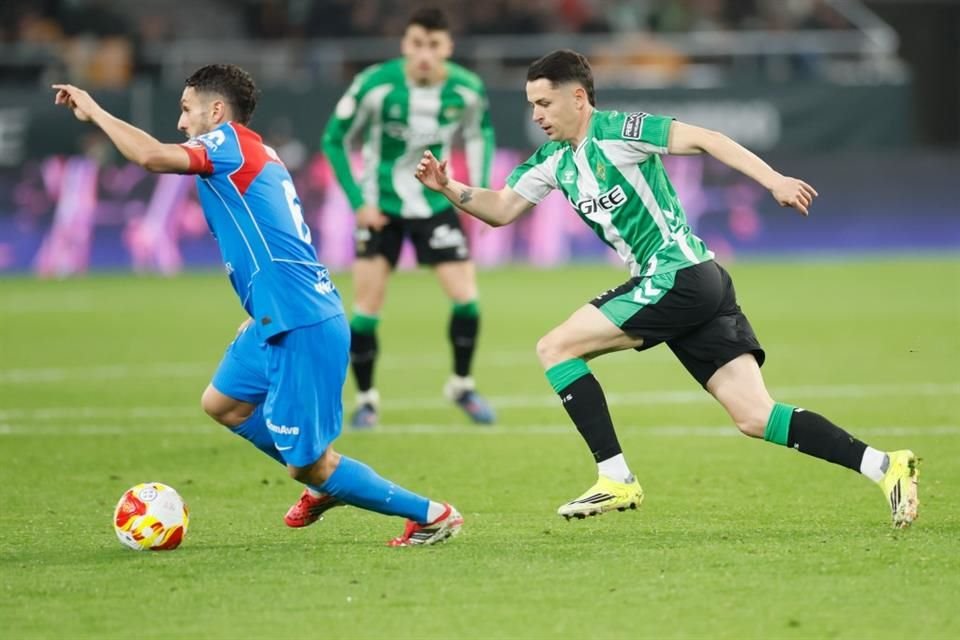 Poco pudo hacer Fidalgo con un equipo rival que fue muy superior.